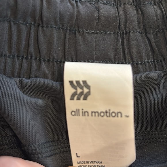 All In Motion Shorts - Picture 3 of 5